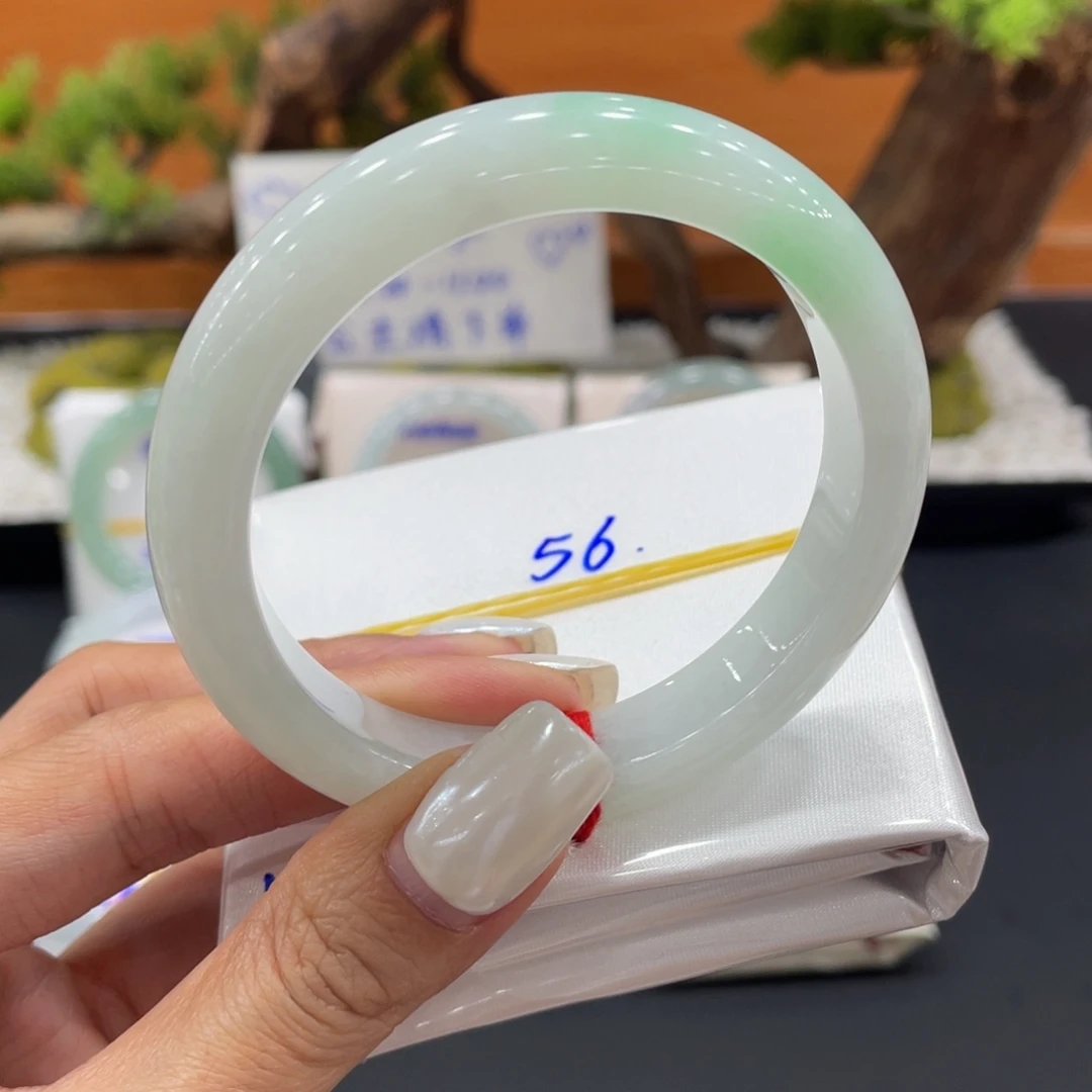 翡翠未镶嵌手镯缅甸翡翠