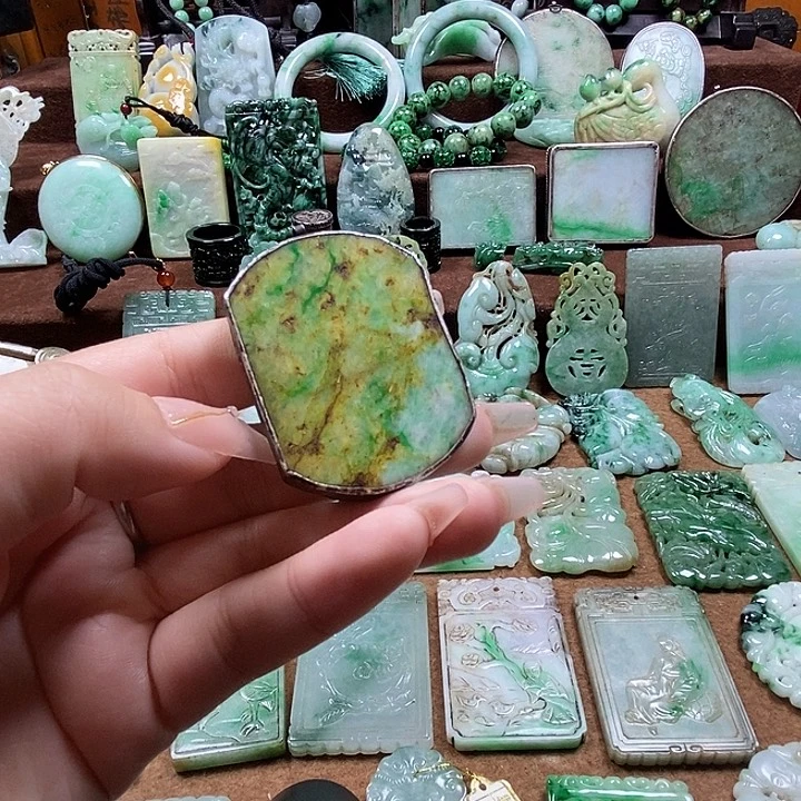 翡翠颈饰未镶嵌000000000000