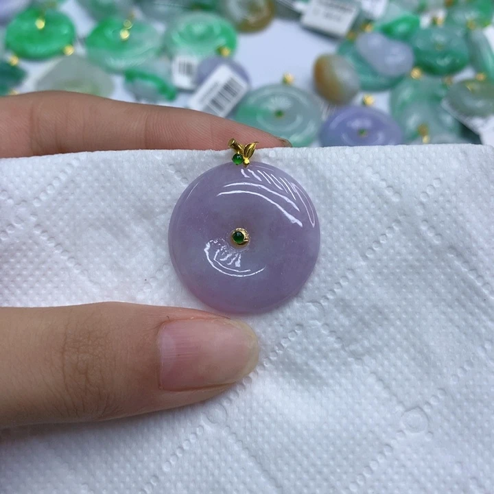 颈饰18K金镶嵌翡翠111111111111