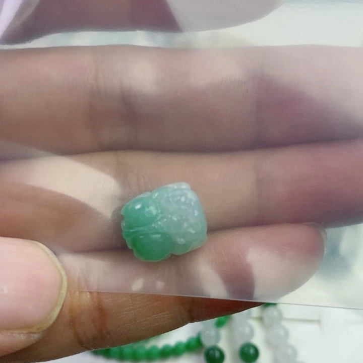 定制翡翠未镶嵌v*v貔貅