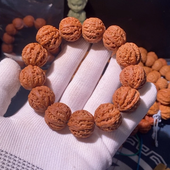 手串文玩核桃……32