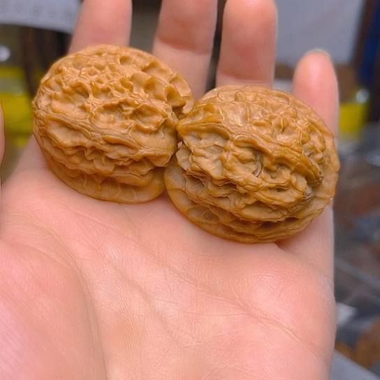 文玩核桃吊坠苹果园