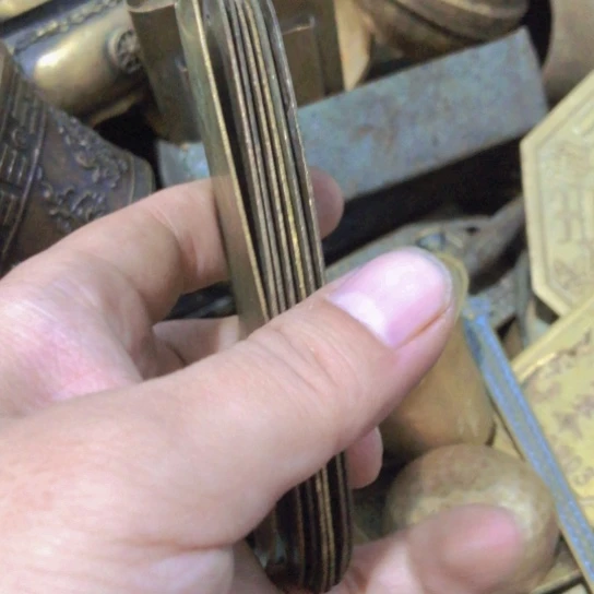 古***栈闪电购铜摆件工艺品