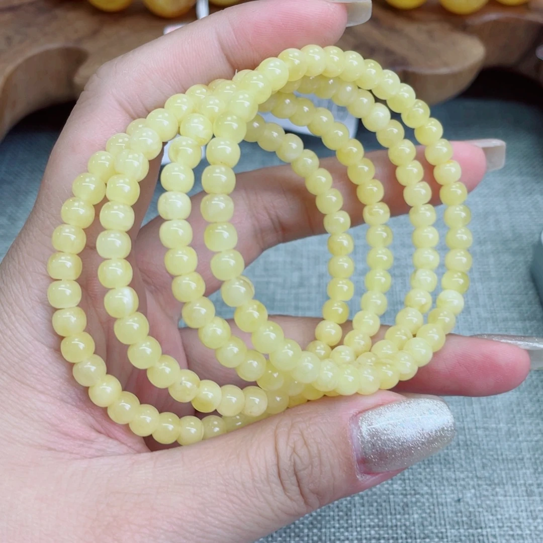 未镶嵌蜜蜡裸石多样性发其中一个