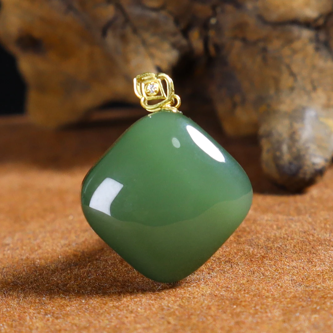 【八月专享】18K金和田玉方糖吊坠丨天然玉石丨多样性发一D3241-1