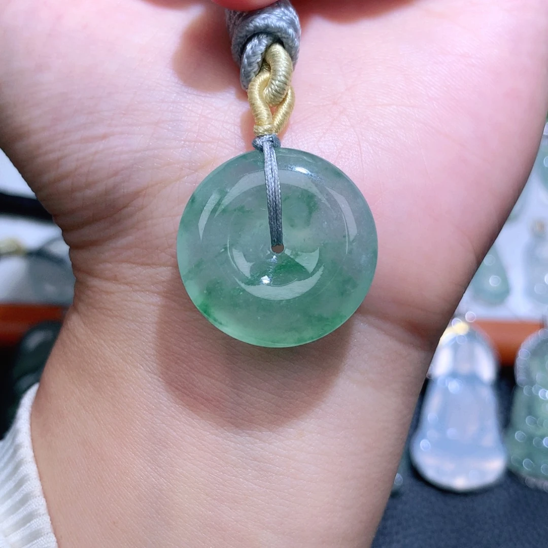 颈饰未镶嵌翡翠古*?扣子