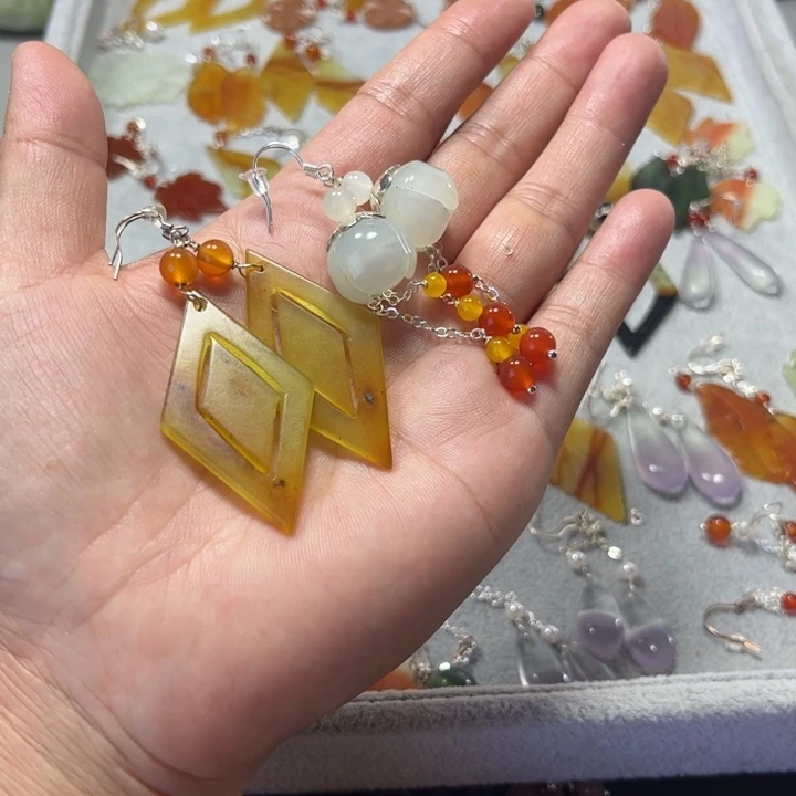 合金蛇纹石玉耳饰