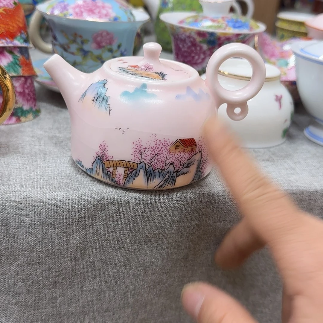 陶杯子粉小壶一个西陶瓷