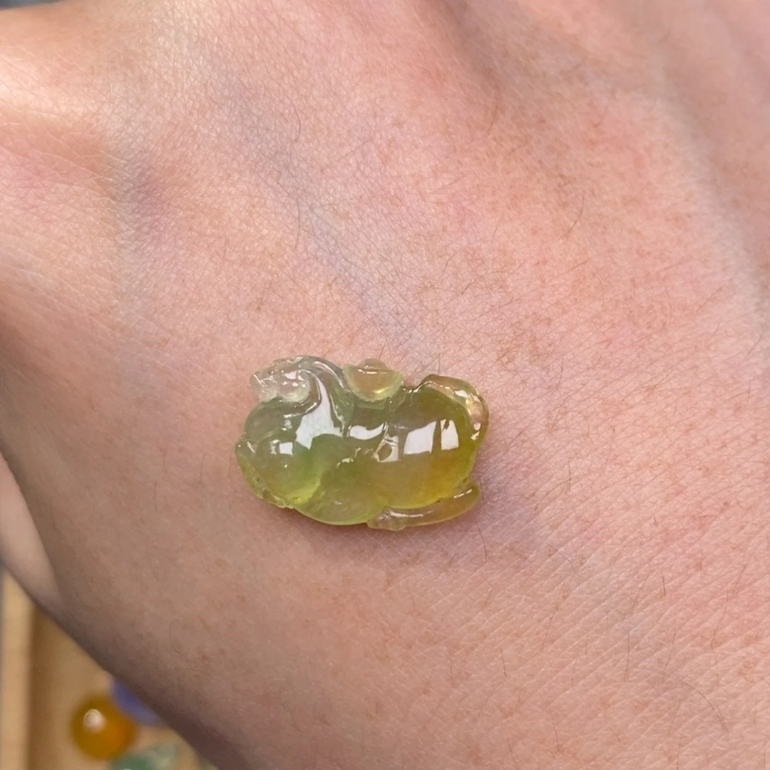 翡翠未镶嵌颈饰马上有钱