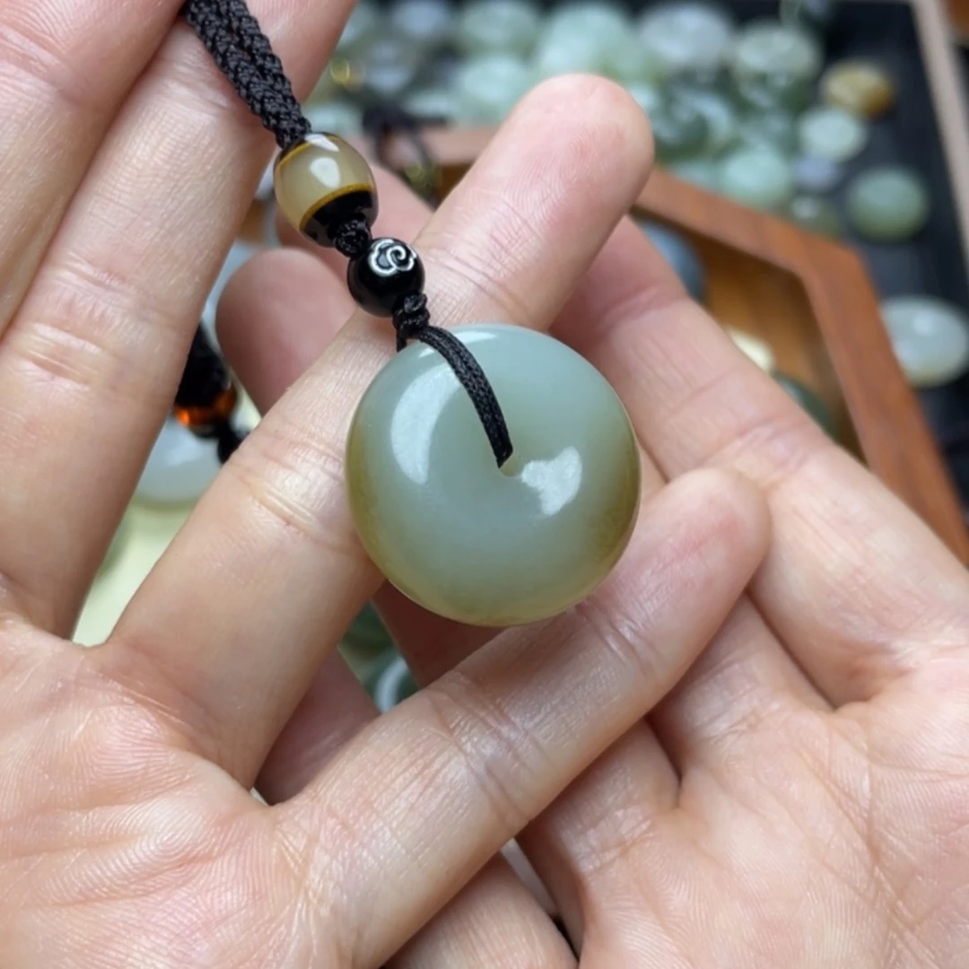 【闪购商品】颈饰未镶嵌和田玉