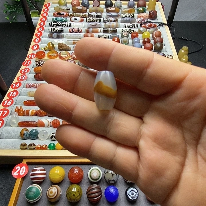 爸****未镶嵌颈饰玛瑙/玉髓