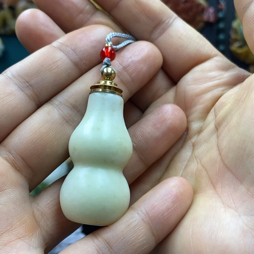 【闪购商品】蛇纹石玉未镶嵌吊坠