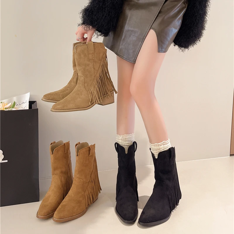 暮秋秋流光风绒面堆堆靴女2025秋新尖头粗跟流苏复古西部牛仔短靴