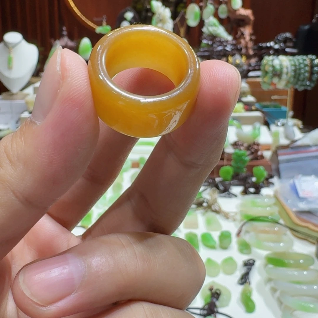 和田玉未镶嵌挂件红油糖卡17.7戒圈