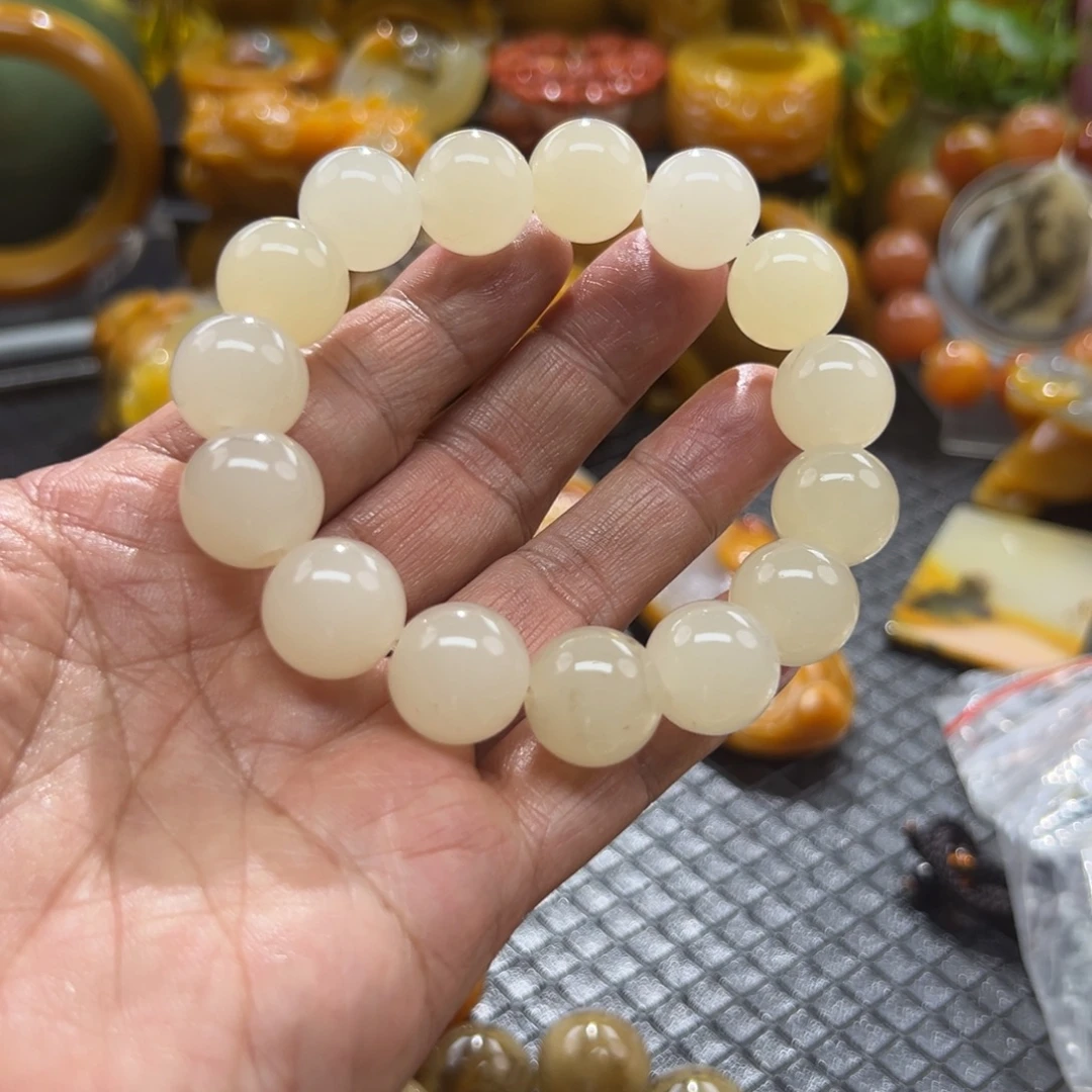 石英质玉未镶嵌颈饰