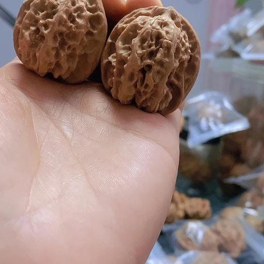 【闪购商品】把件文玩核桃36蜡皮磐石
