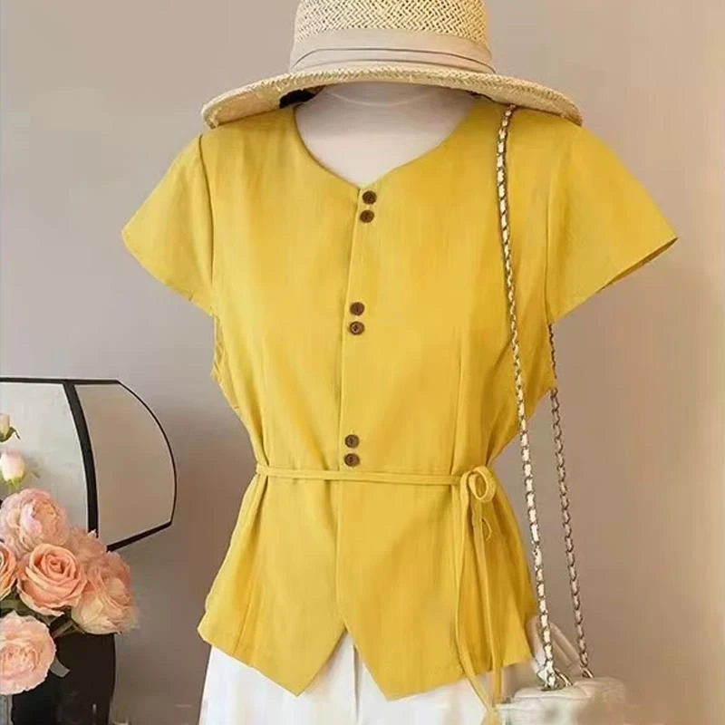 圆领单排扣系带纯色短袖衬衫女2025夏季款时尚设计感气质显瘦上衣