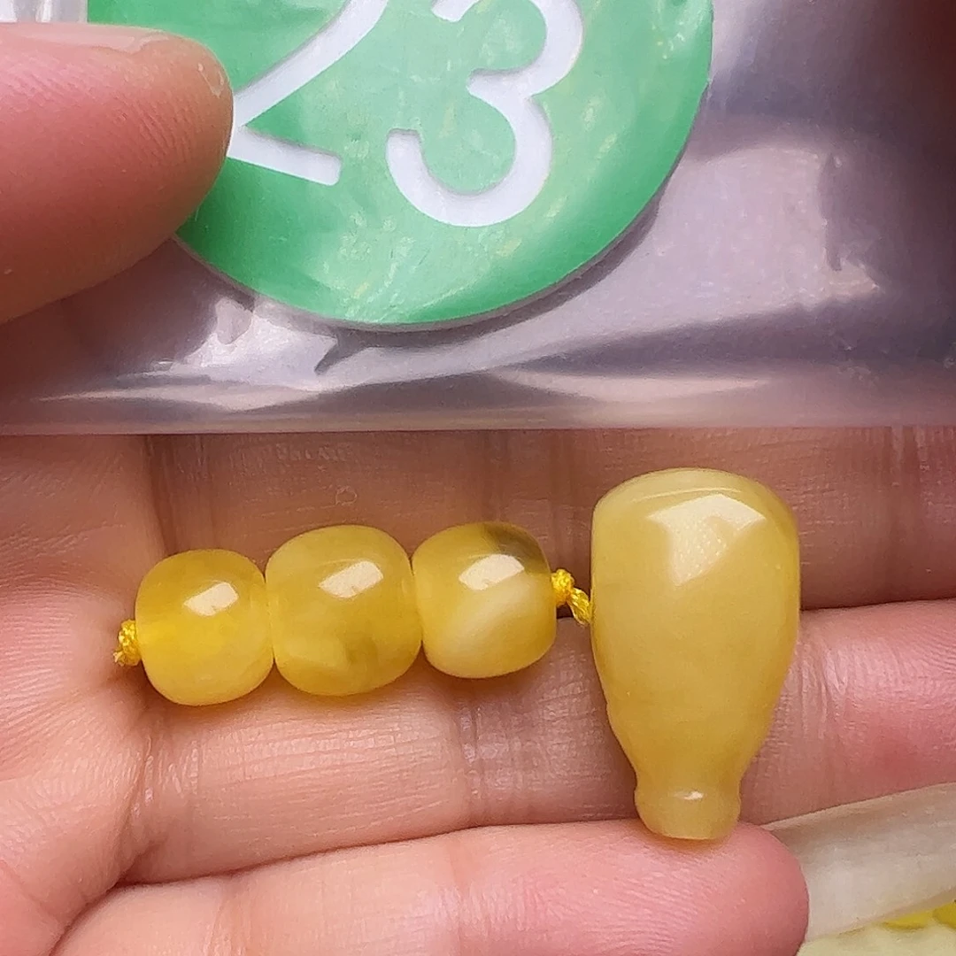 未镶嵌蜜蜡裸石配7-8mm串