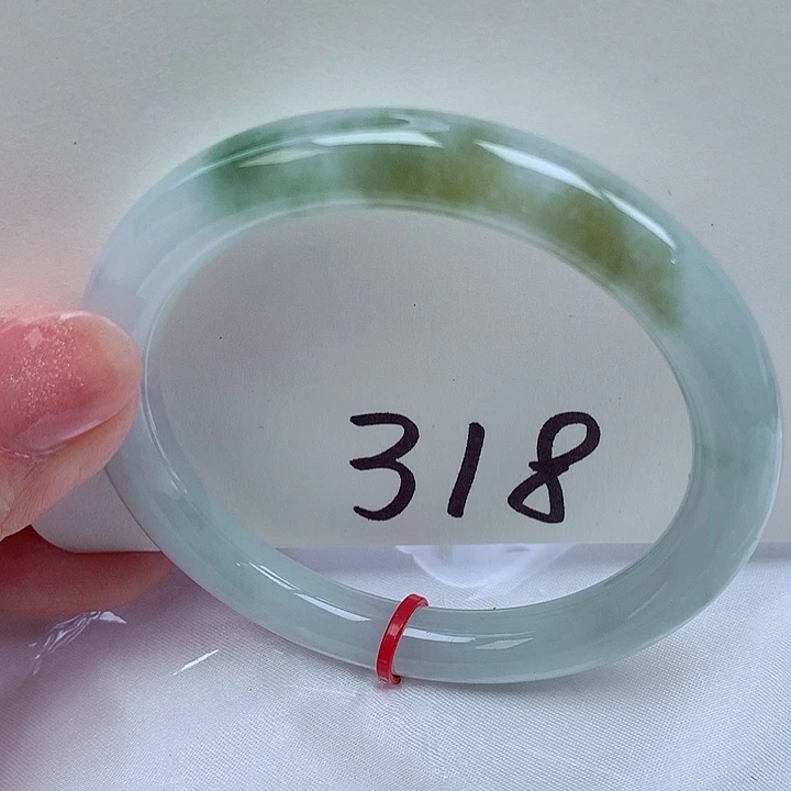 翡翠手镯未镶嵌翡翠