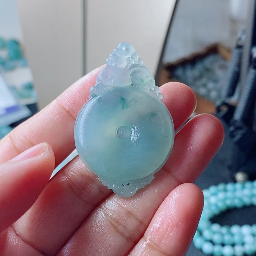 当***呢定制翡翠未镶嵌毛货抛光