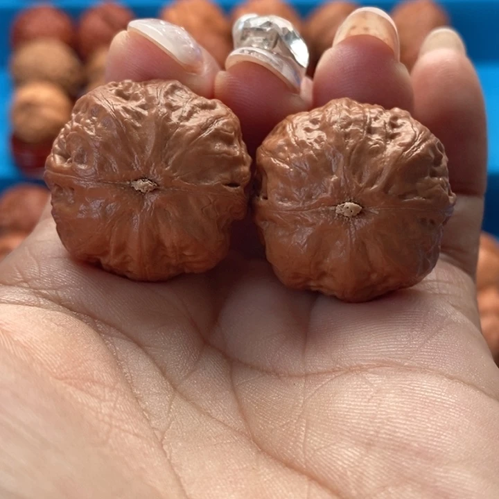 文玩核桃把件精品文玩手捻方墩