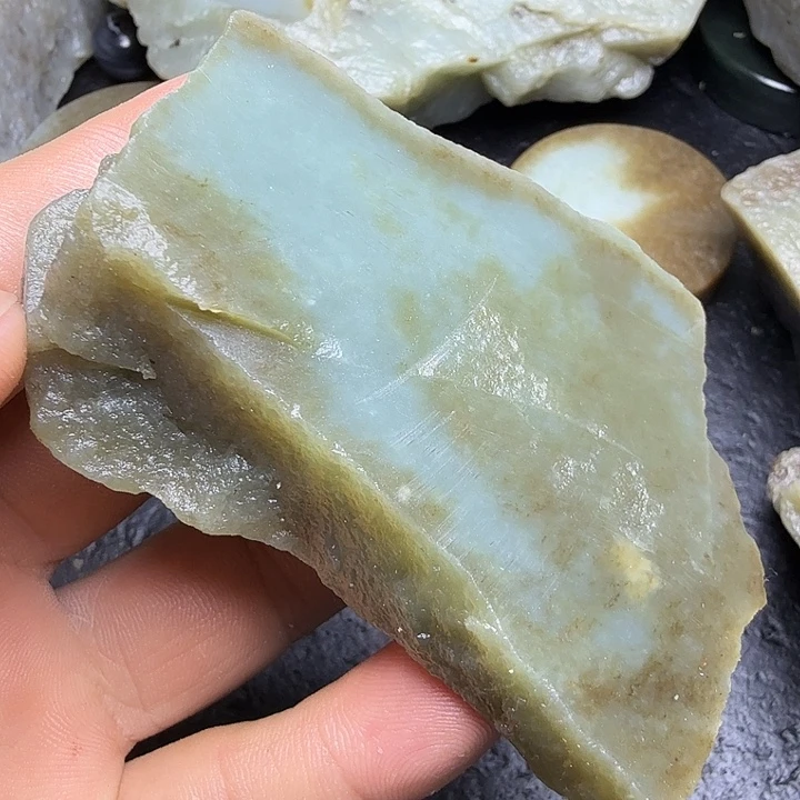 和田玉（糖玉）未镶嵌珠宝奇石