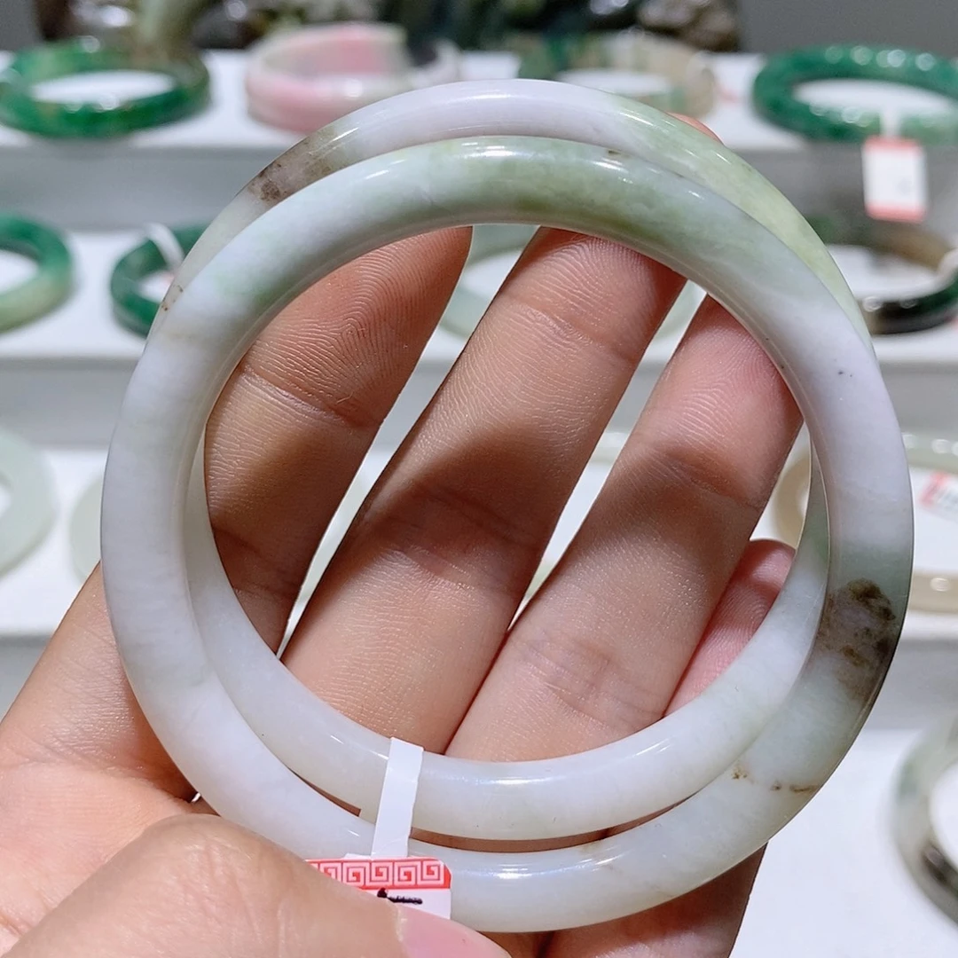 独山玉未镶嵌手镯