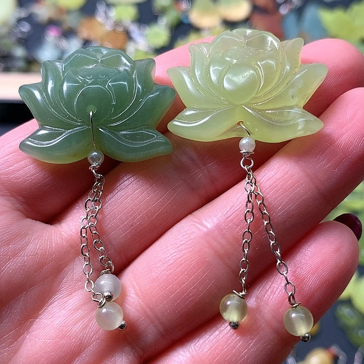 蛇纹石玉耳环未镶嵌