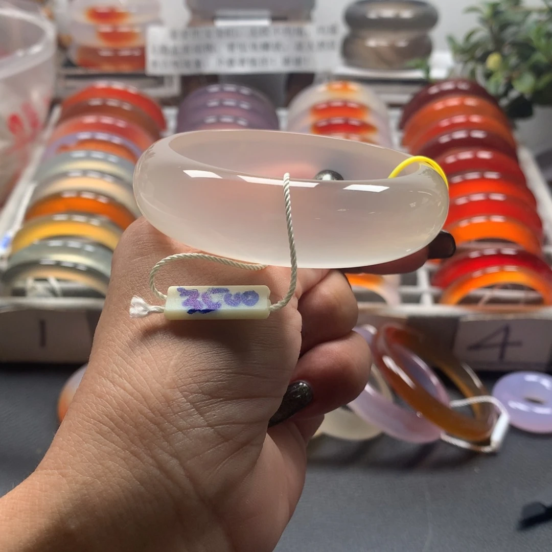 手镯玛瑙/玉髓未镶嵌