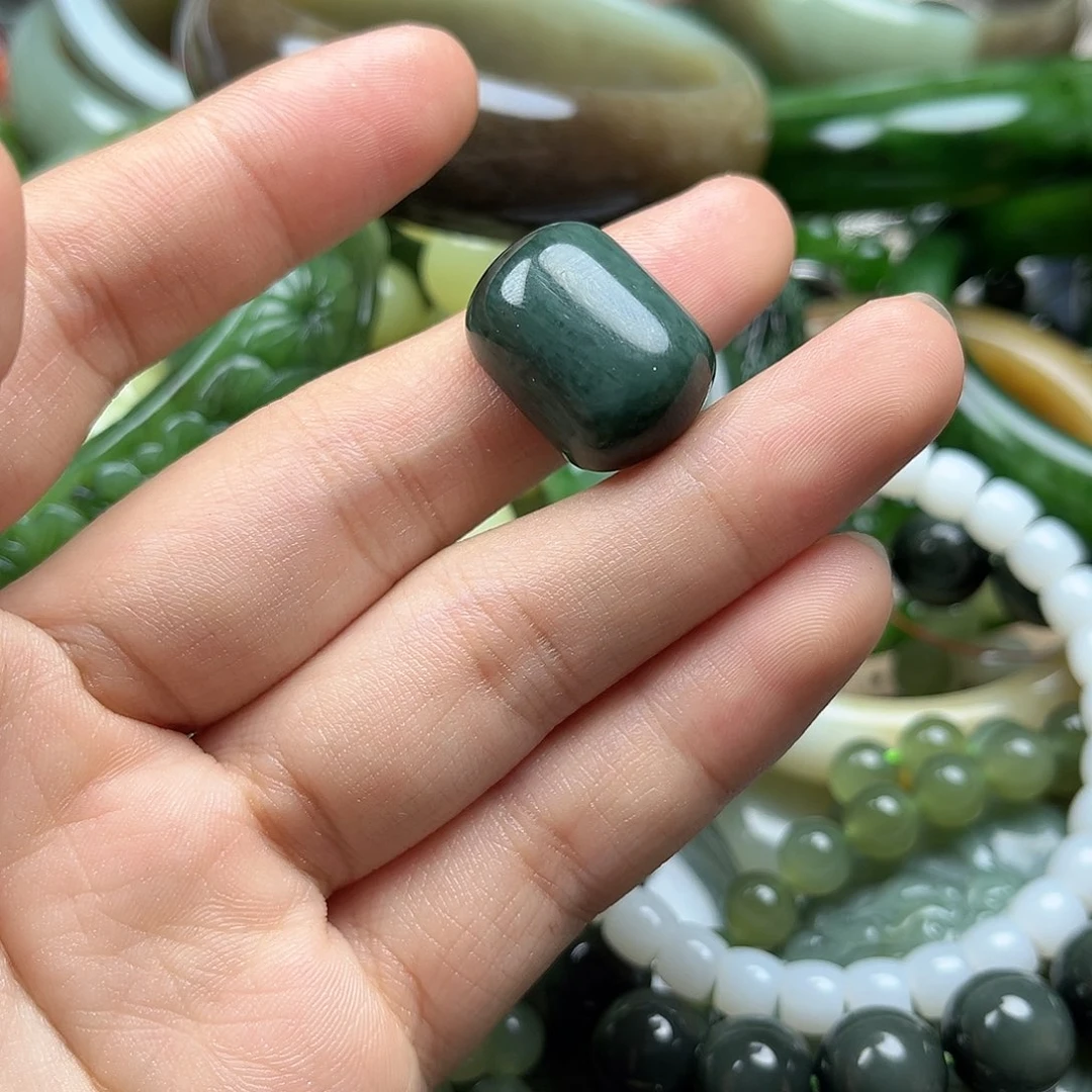 和田玉（碧玉）未镶嵌颈饰