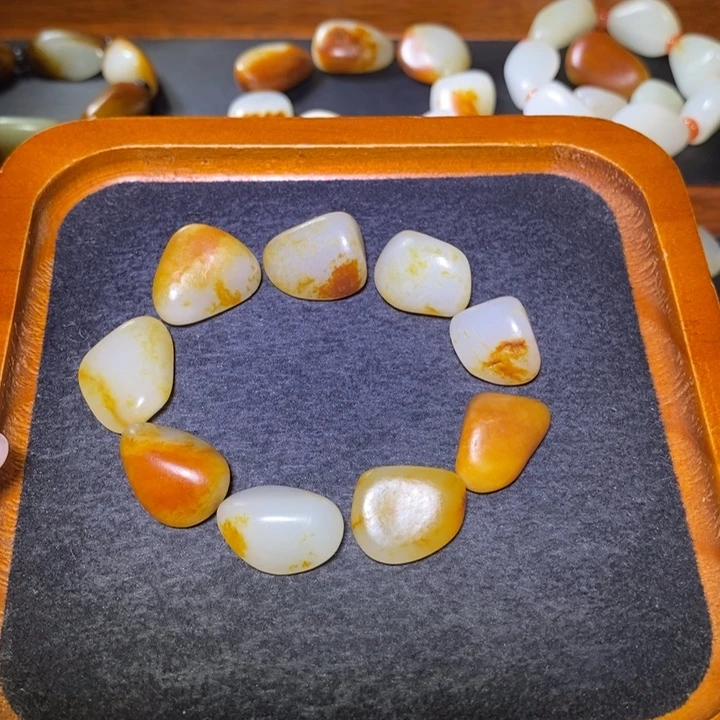 和田玉未镶嵌手串