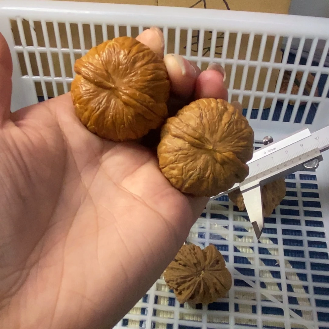 没***白文玩核桃吊坠全品球宝