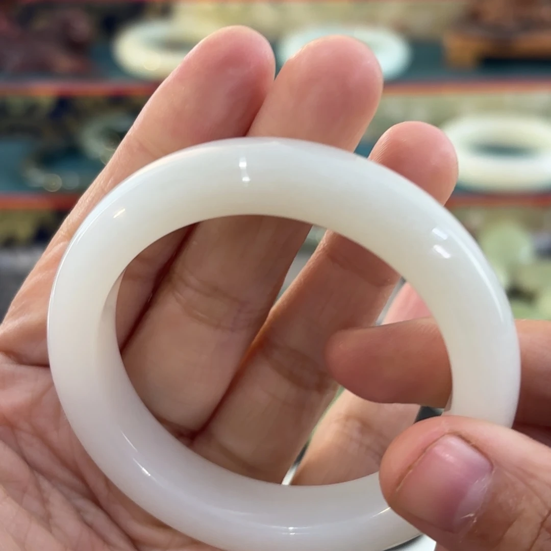 和田玉（糖玉）未镶嵌手镯