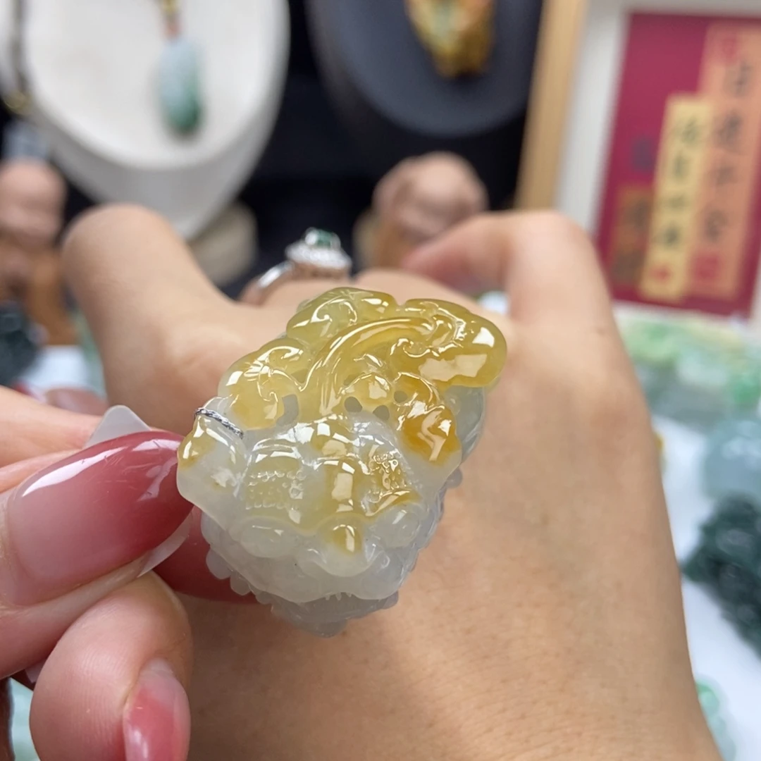 颈饰未镶嵌翡翠A7 冰胶白黄金甲含珠貔貅