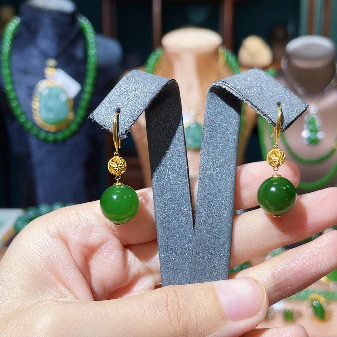 琴***富颈饰18K金镶嵌和田玉（碧玉）耳钩