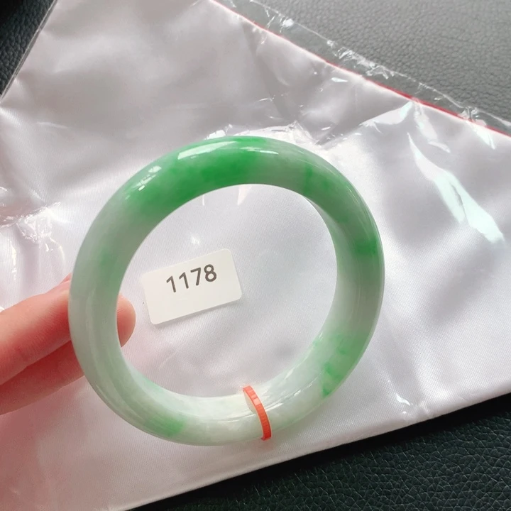 翡翠手镯未镶嵌天然翡翠手镯01