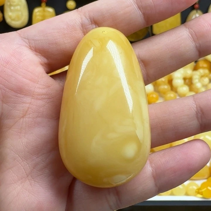 蜜蜡未镶嵌珠宝奇石