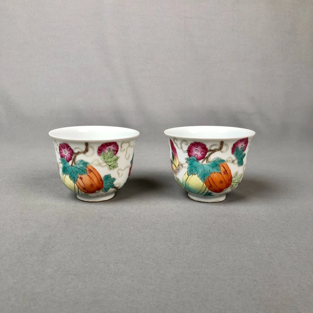 清光绪粉彩瓜碟连绵纹杯一对A6-201