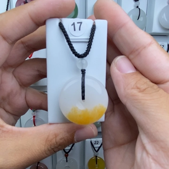石英质玉未镶嵌颈饰乐***豪
