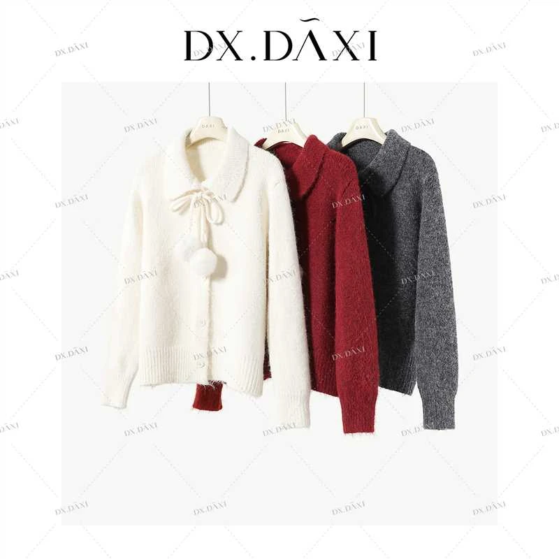 DX.DAXI【甜莓酱】复古氛围翻领毛球系带针织开衫