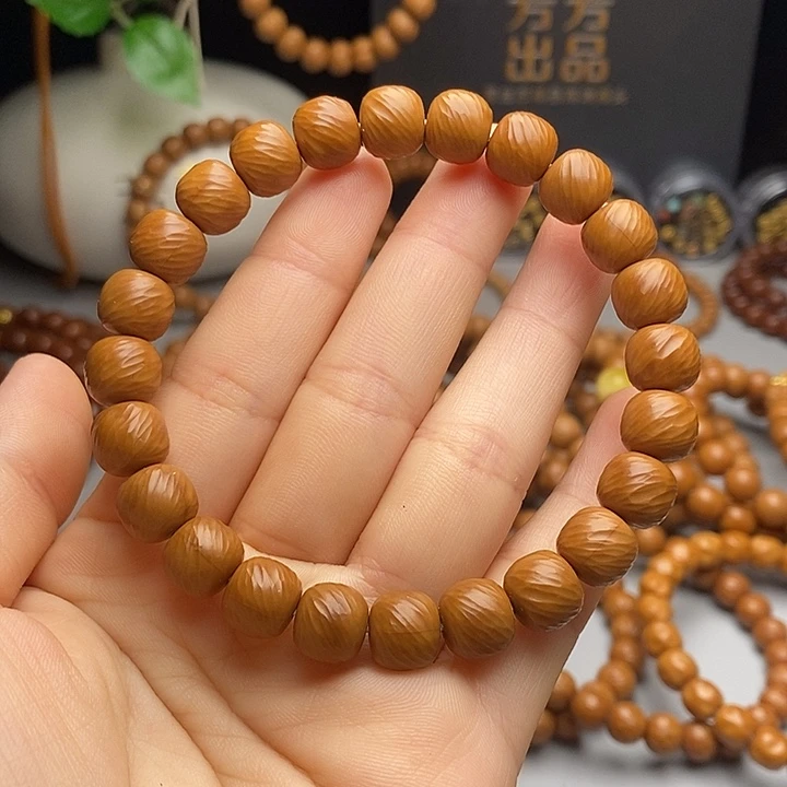 文玩核桃吊坠云锦