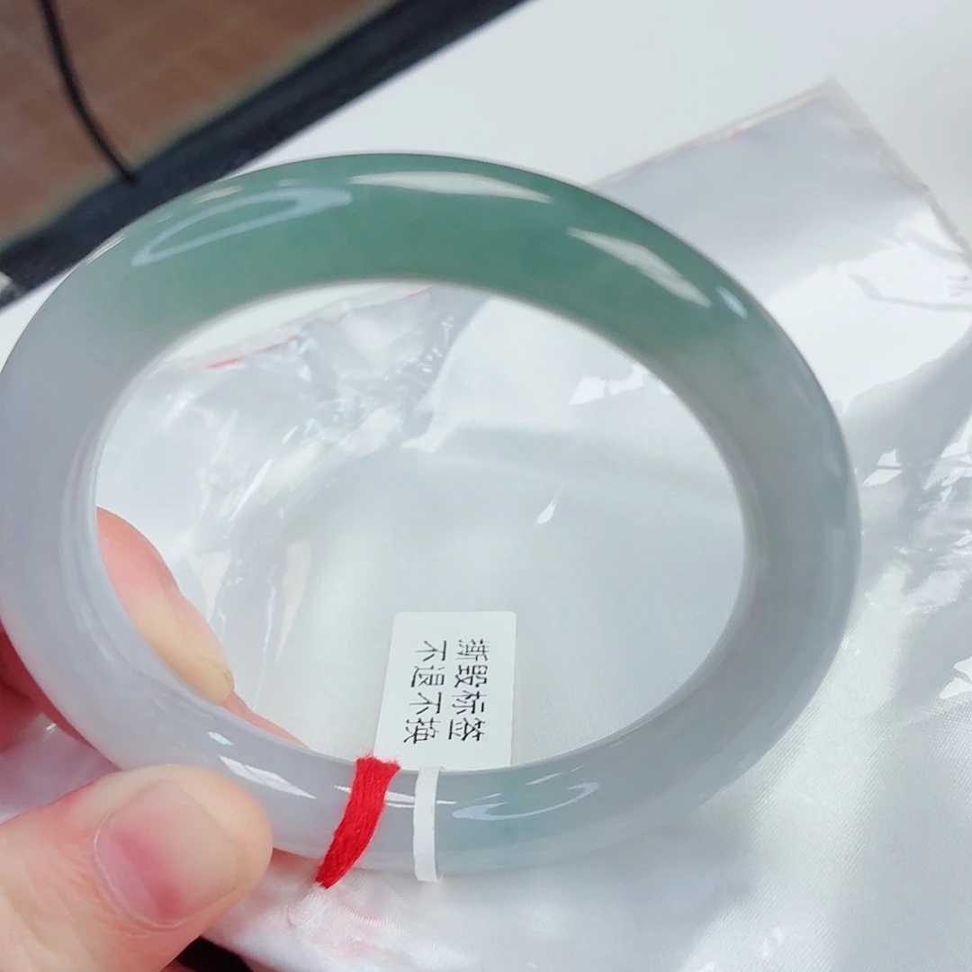 翡翠手镯未镶嵌天然翡翠A货