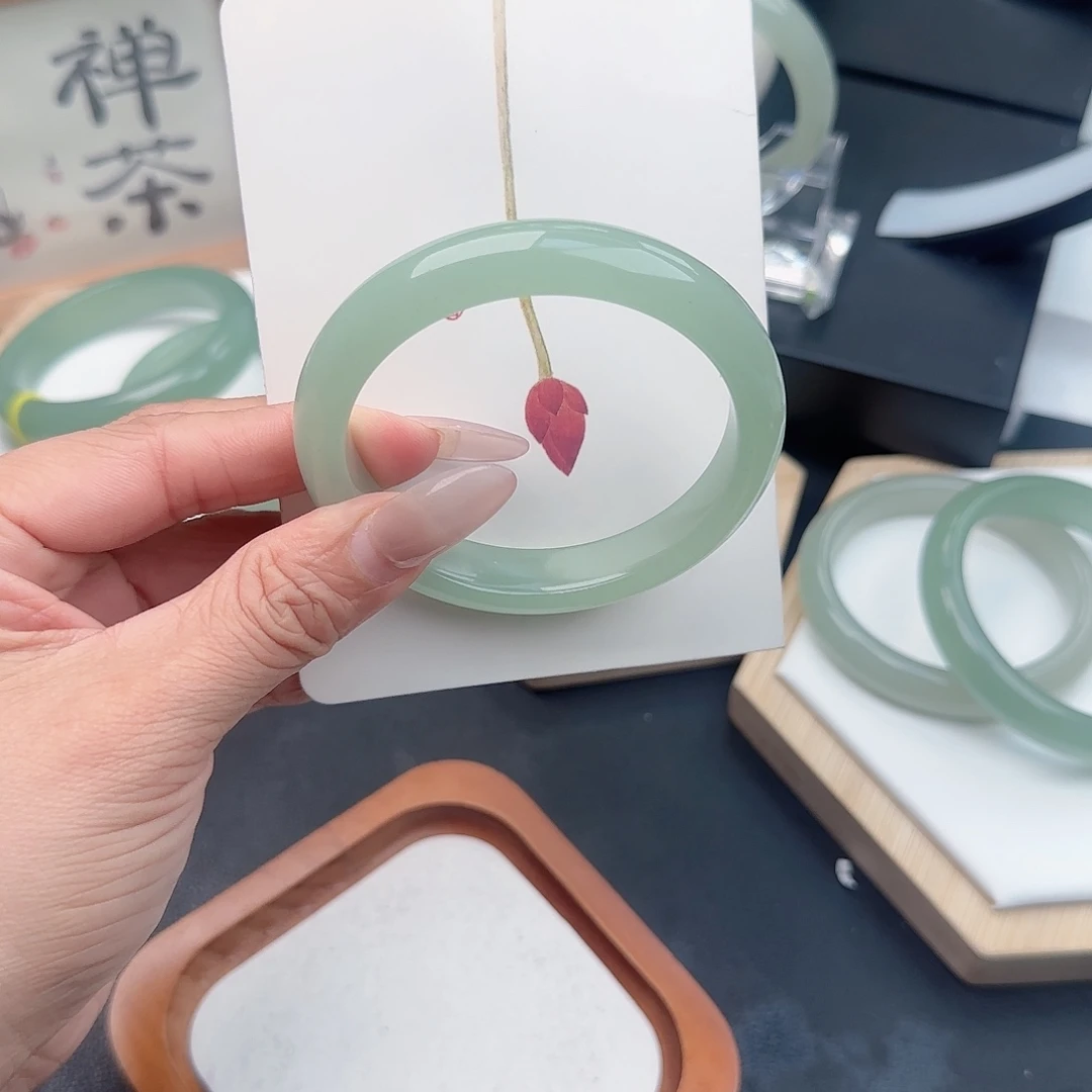 石英质玉未镶嵌手镯58