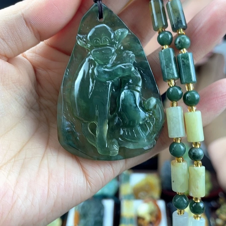 蛇纹石玉颈饰未镶嵌