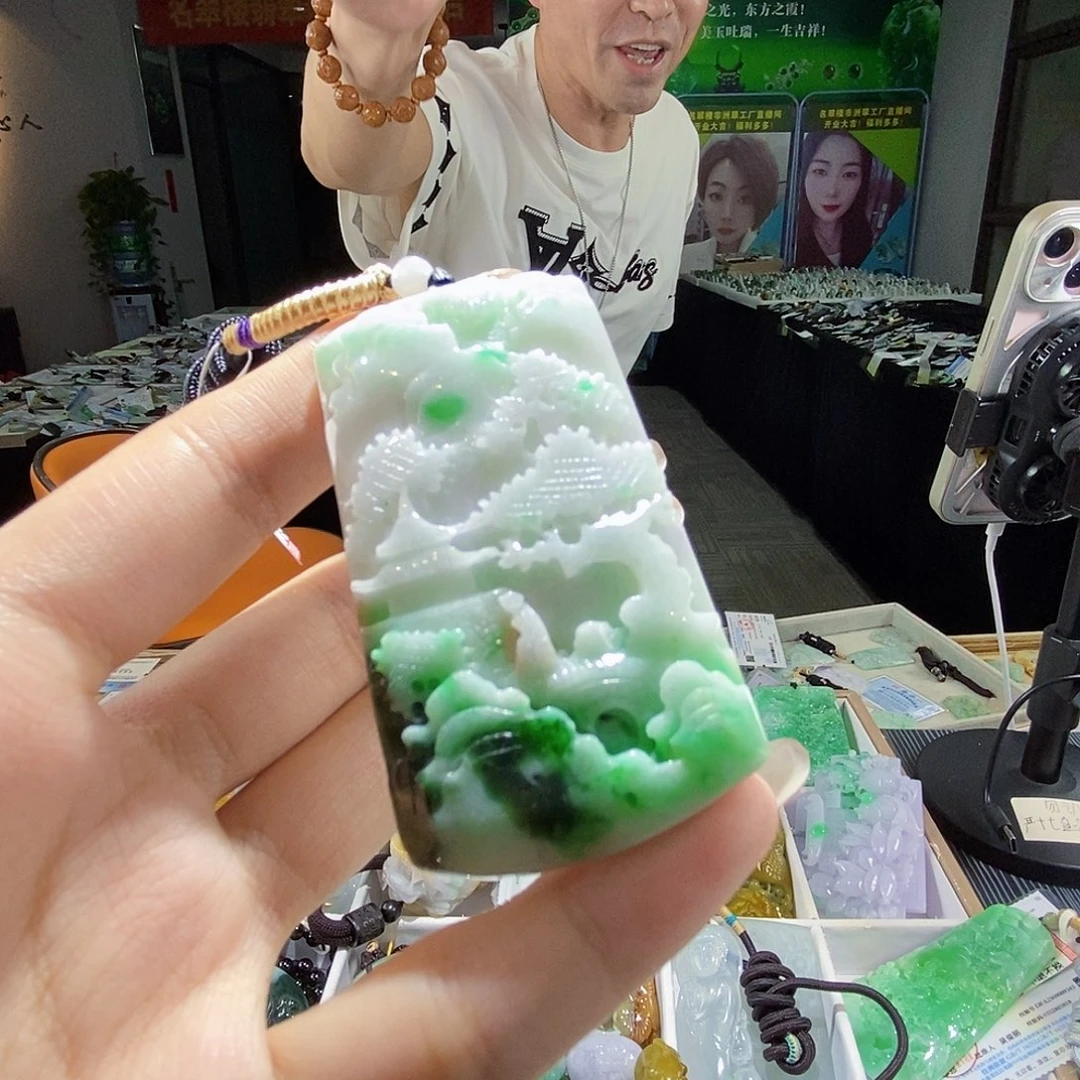 颈饰未镶嵌翡翠翡翠