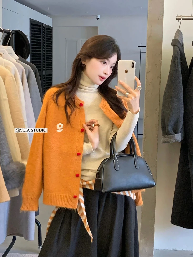 秋冬新款韩系条纹刺绣披肩针织秋冬温柔开衫外套两件套温柔