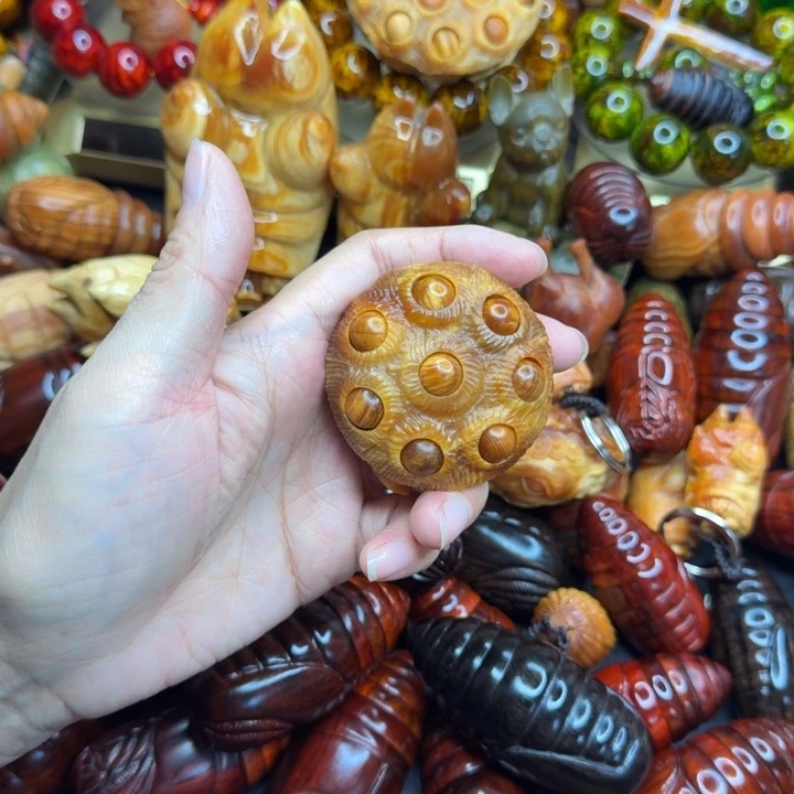 松木琥珀木文玩把件