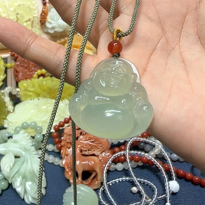 未镶嵌蛇纹石玉吊坠