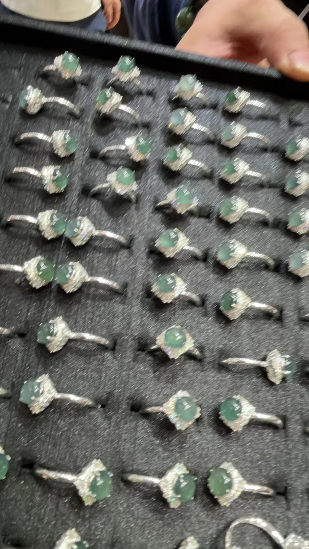 天然翡翠戒指  多样性发货发一件  127