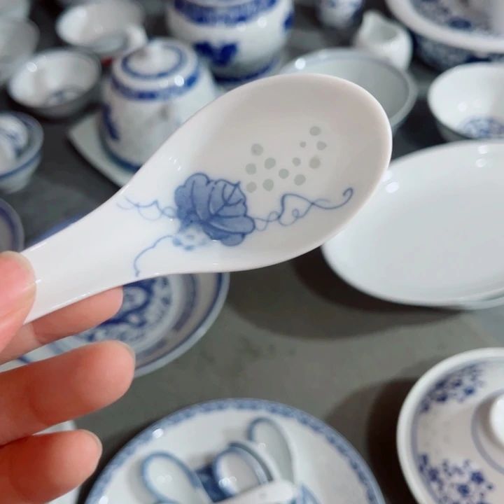 青花玲珑葡萄小汤勺